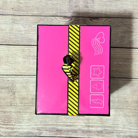 LOL Surprise! OMG Diva Family with 45 Surprises NEW - Picture 2 of 11